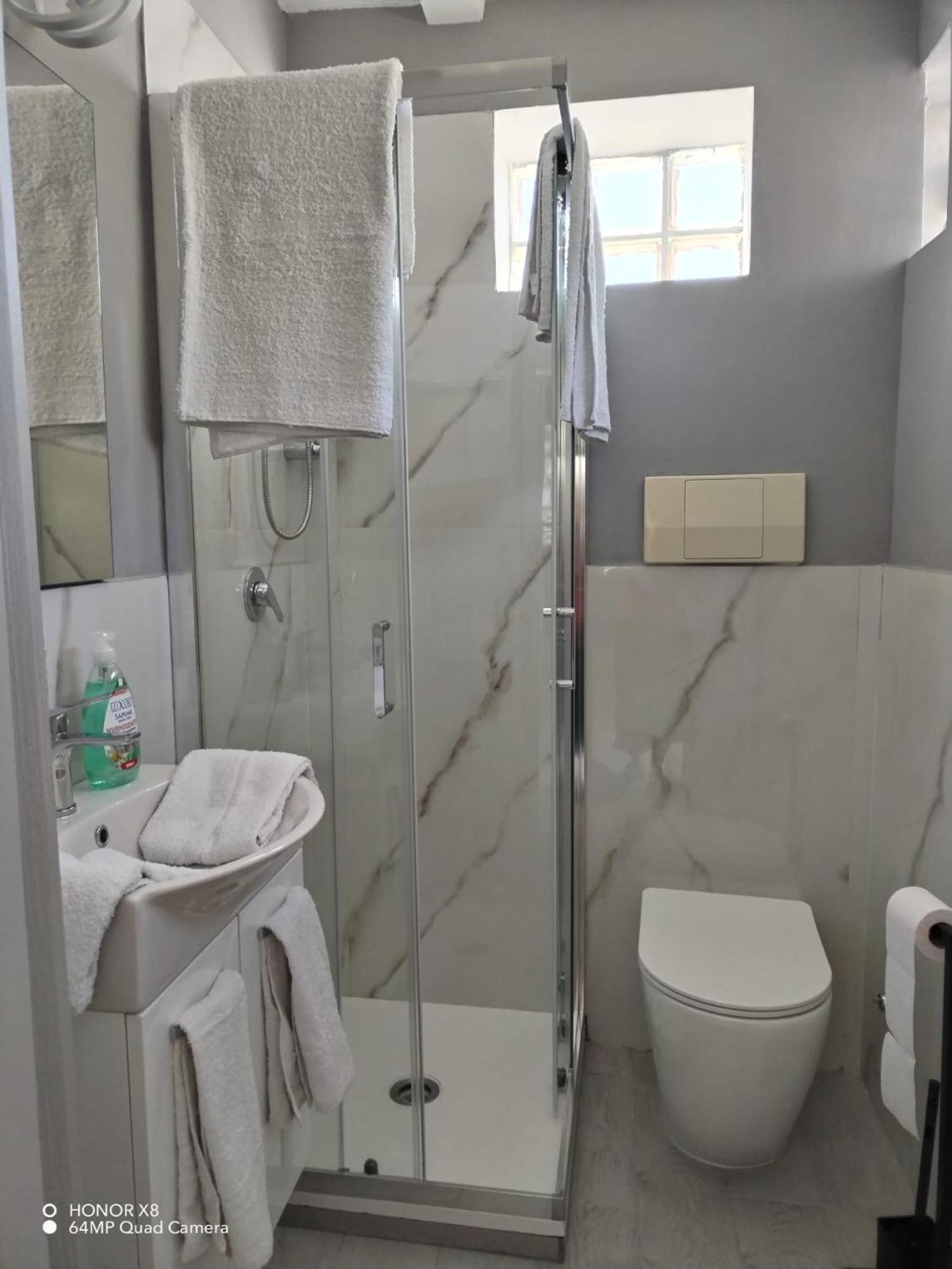 B&B Civitavecchia La Casetta Con Giardino 외부 사진