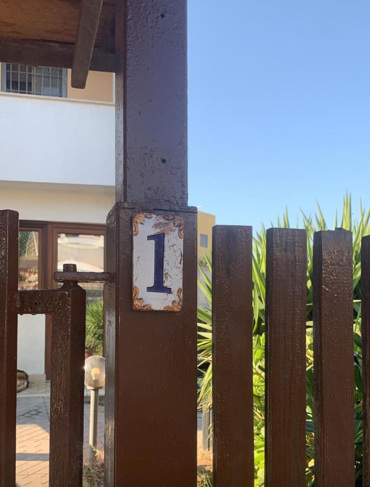 B&B Civitavecchia La Casetta Con Giardino 외부 사진
